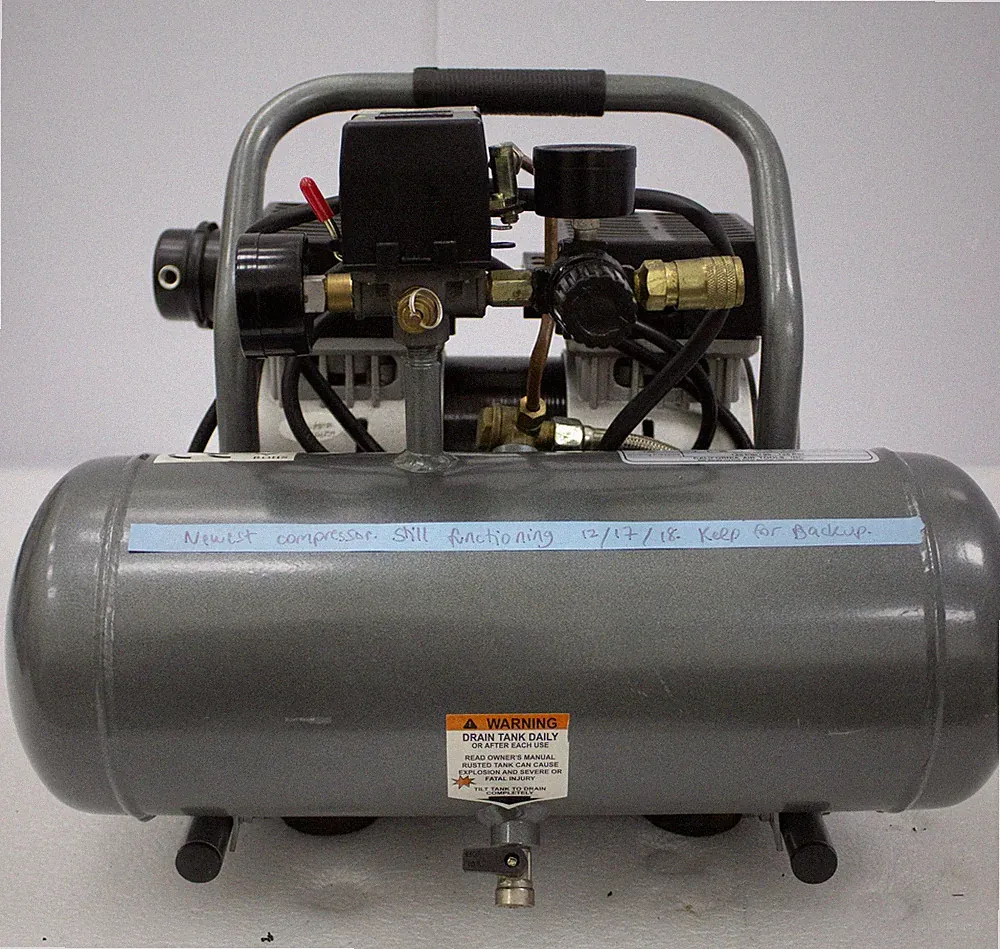 California Air Tools 1610A Oil-Free Air Compressor Ultra Quiet 1.0 (3371483)